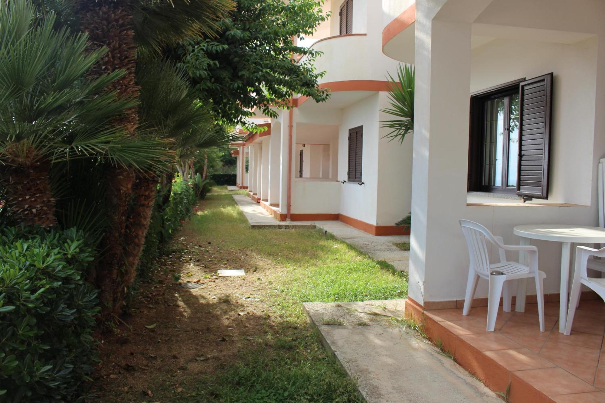 Residence Hotel La Taverna Capo Vaticano Exterior photo