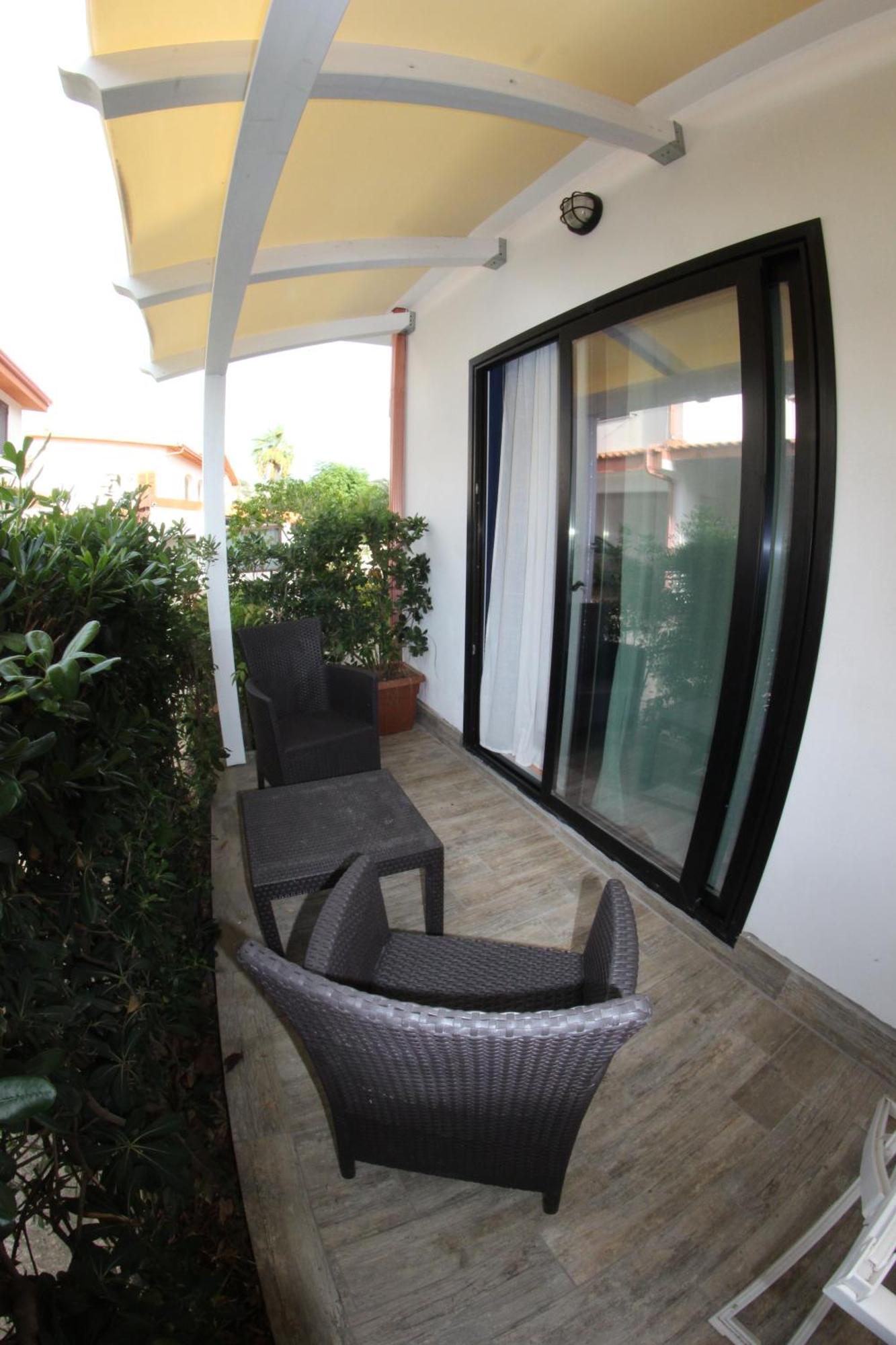 Residence Hotel La Taverna Capo Vaticano Exterior photo
