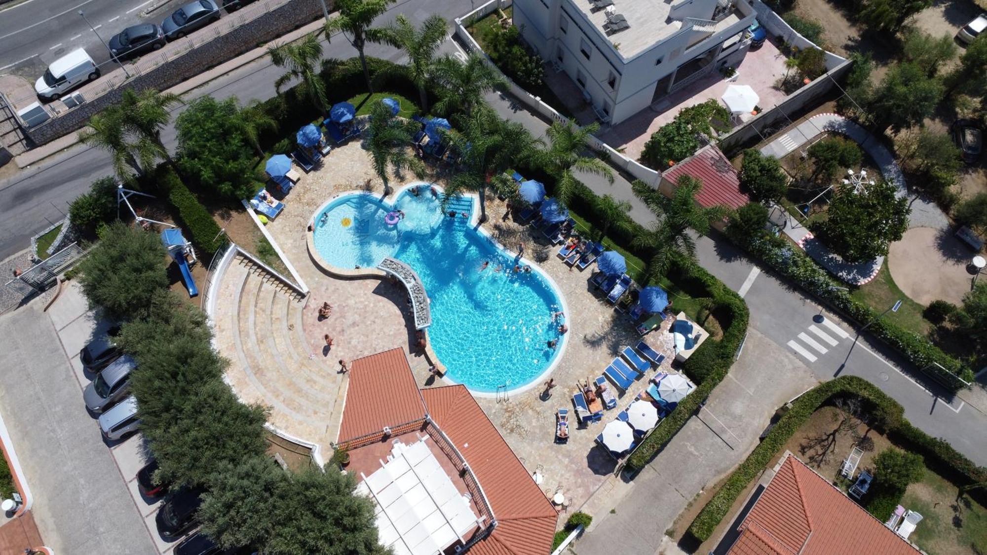 Residence Hotel La Taverna Capo Vaticano Exterior photo