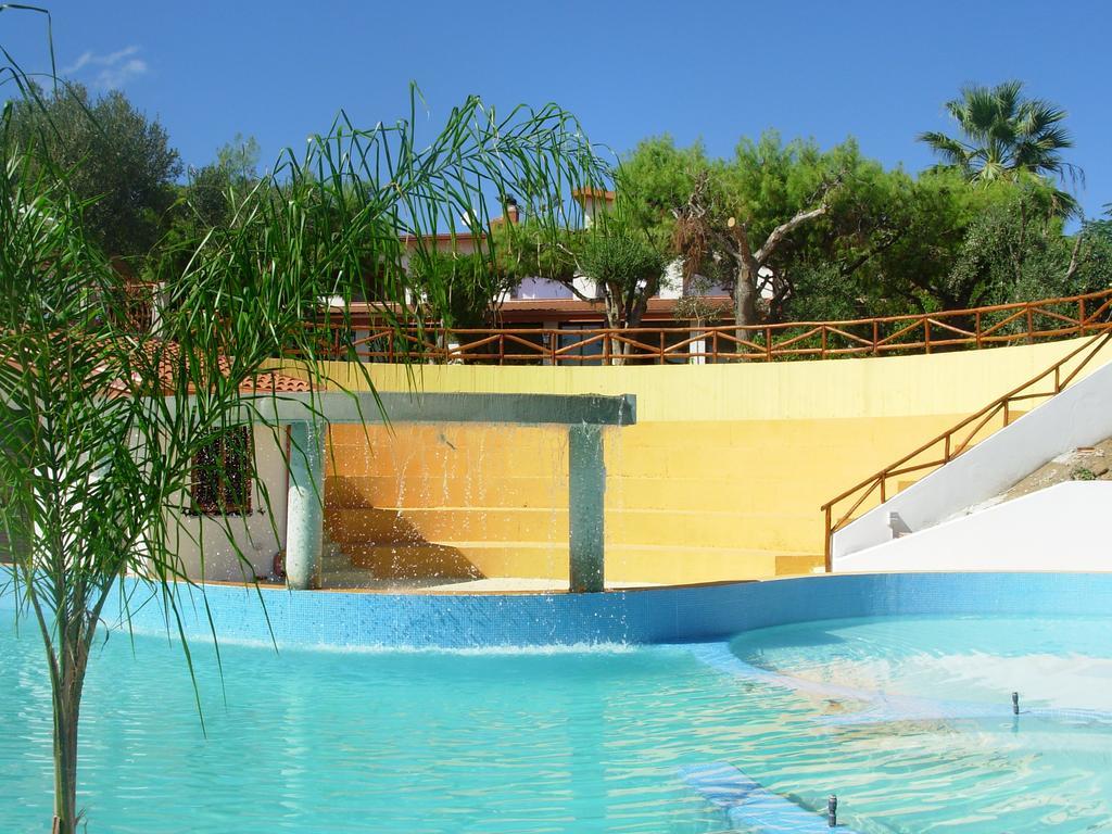 Residence Hotel La Taverna Capo Vaticano Exterior photo