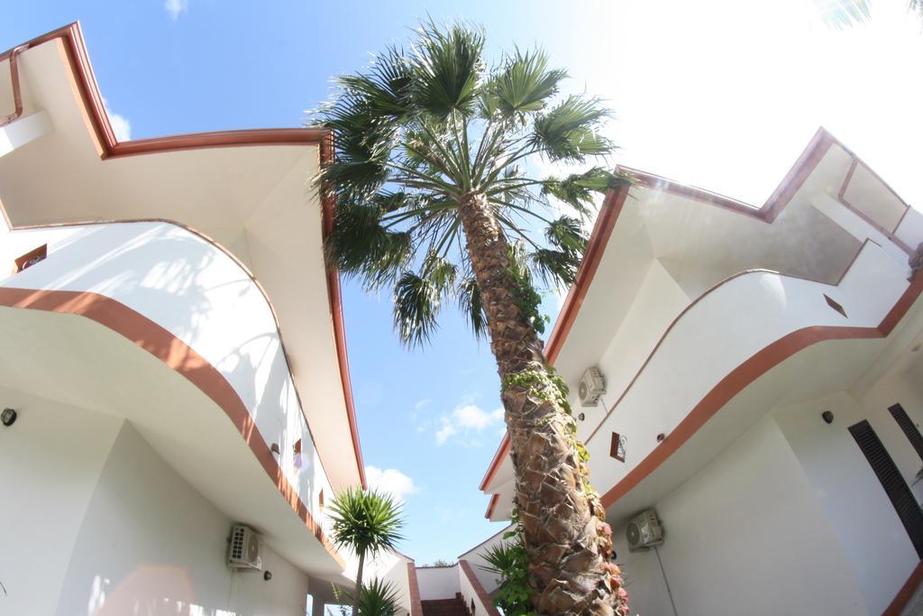 Residence Hotel La Taverna Capo Vaticano Exterior photo